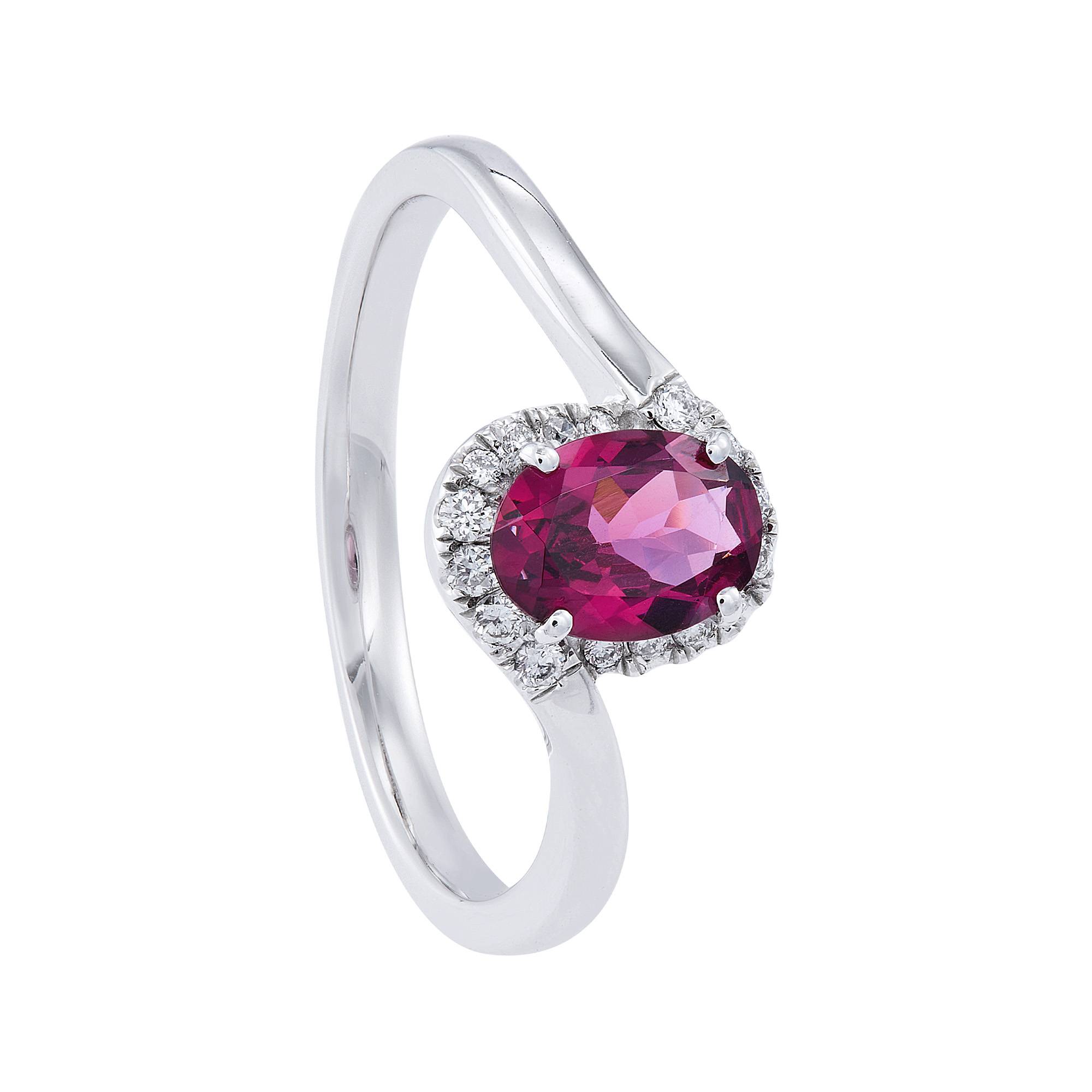 Oval Purple Garnet and Diamond Ring in 375/9K White Gold
